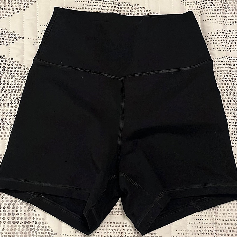EUC Fleo High Rise Shorts
